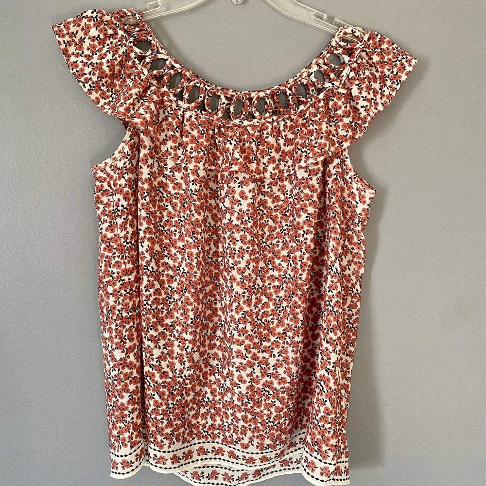 NWT Max studio sleeveless floral blouse.